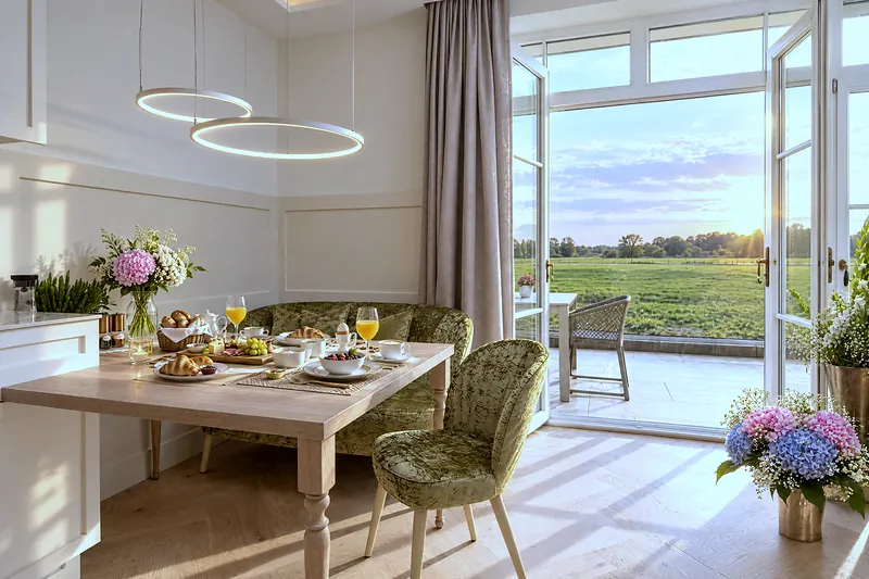 De eettafel met uitzicht over de velden, 02 Edelpapagei